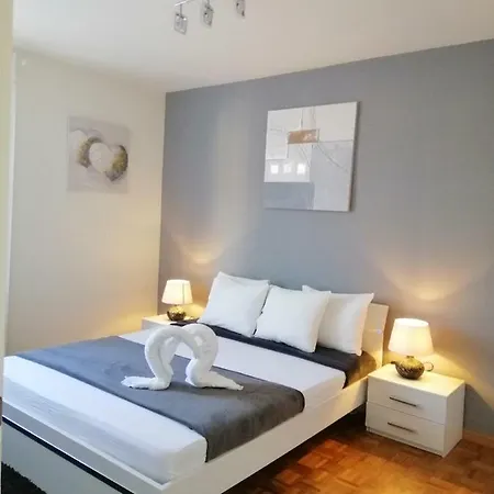 Apartment White Pearl *